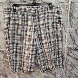 Plaid Shorts in Purple and White, Size 40,     (315)
